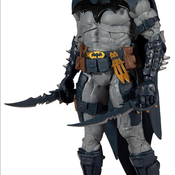 DC Multiverse Figures - 7" Scale Batman (Designed By Todd Mcfarlane) - Picture 2 of 6